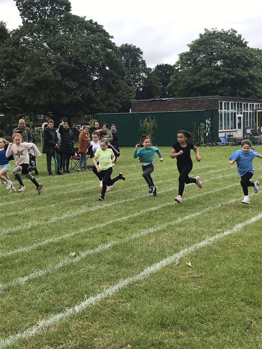 ButtonLane_'s tweet image. Year 3 sports day races #3ag #3kb #3sp