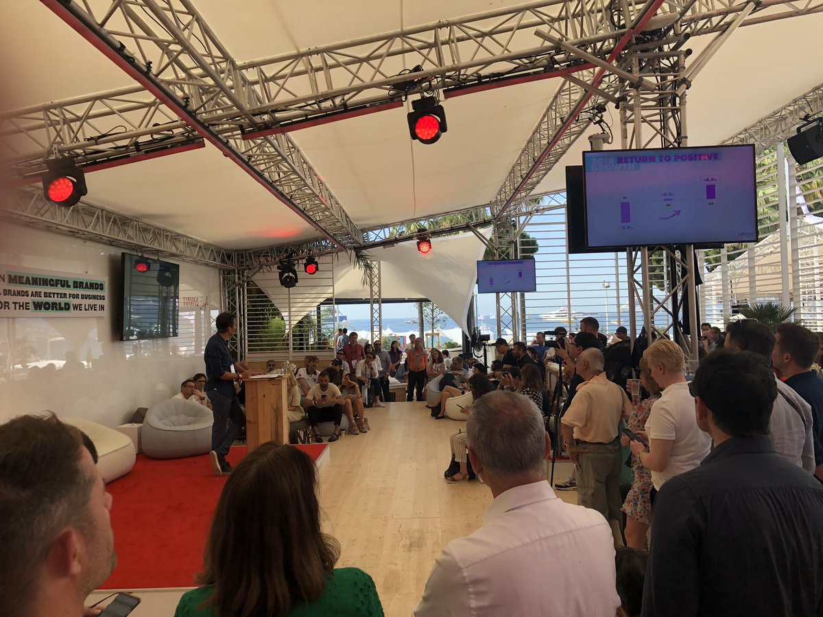 « It’s clearly the year of purpose » @YannickBollore presents the challenge for brands. « Brands vas to be meaningfull to survive ». #HavasCafe #havascannes @CaretteJ #brand