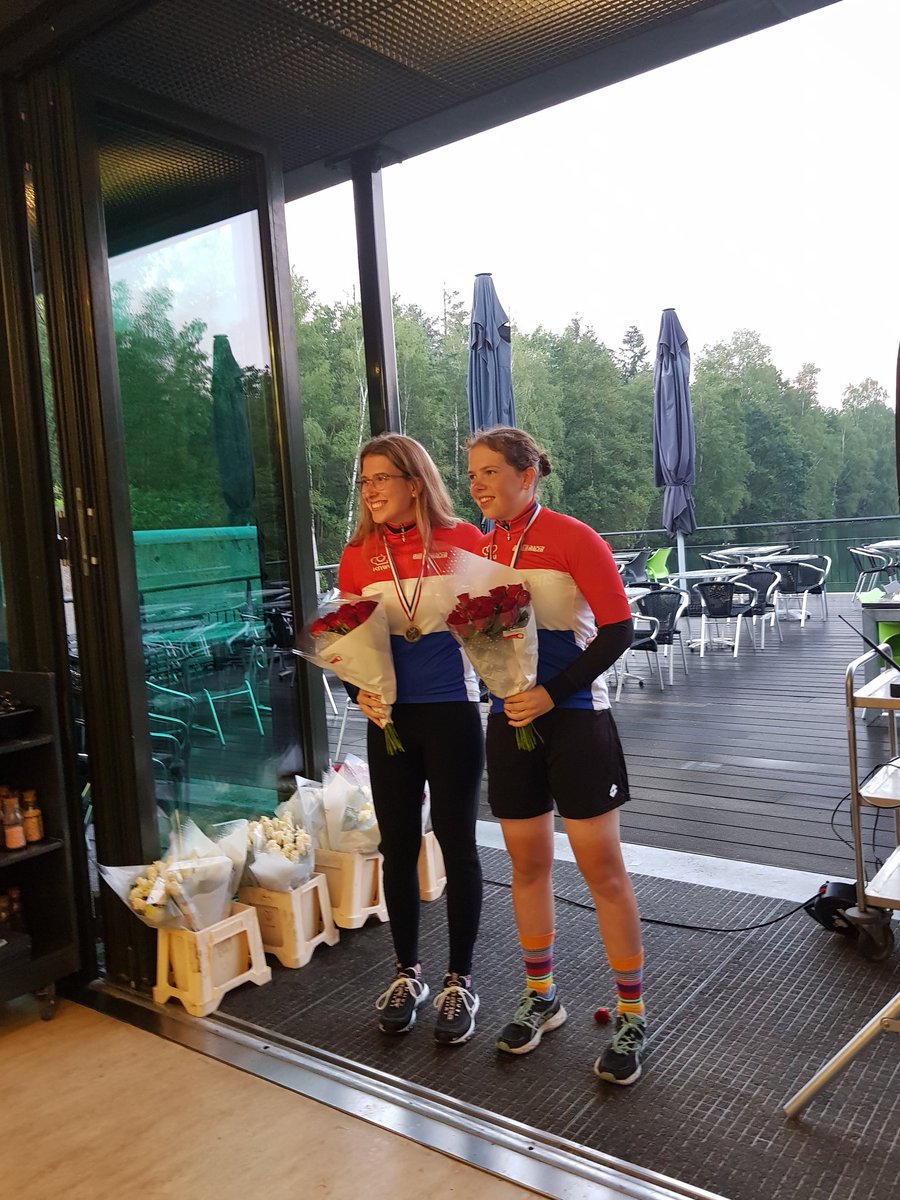 TTCalimero's tweet photo. Nederlands kampioen tijdrijden 2019 🇳🇱 Het was een parcours van 30,3 km. De dames konden droog de tijdrit starten maar grotendeels van de rit was er regen. https://t.co/aaXkyEqrXA @GoossensBorculo #paracycling #tandemcycling #knwu #parasportnl #TeamNL #ensingapeldoorn https://t.co/QUL5ixX9TM