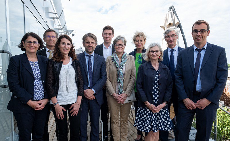 sabgottlieb's tweet photo. Ravie d'avoir signé un #partenariat avec @EcoledesPonts à l'occasion de la 53e édition du @salondubourget ! Une belle continuité pour les relations écoles de @SAFRAN  ... https://t.co/snPM5R5Bi2 @SafranTalent #SafranBourget https://t.co/tVq03dznw8