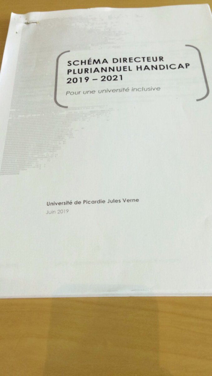 QWillot's tweet photo. Réunion du conseil académique sur la thématique du handicap #upjv #lafaep #élu #étudiant https://t.co/UVjuZYfJsQ