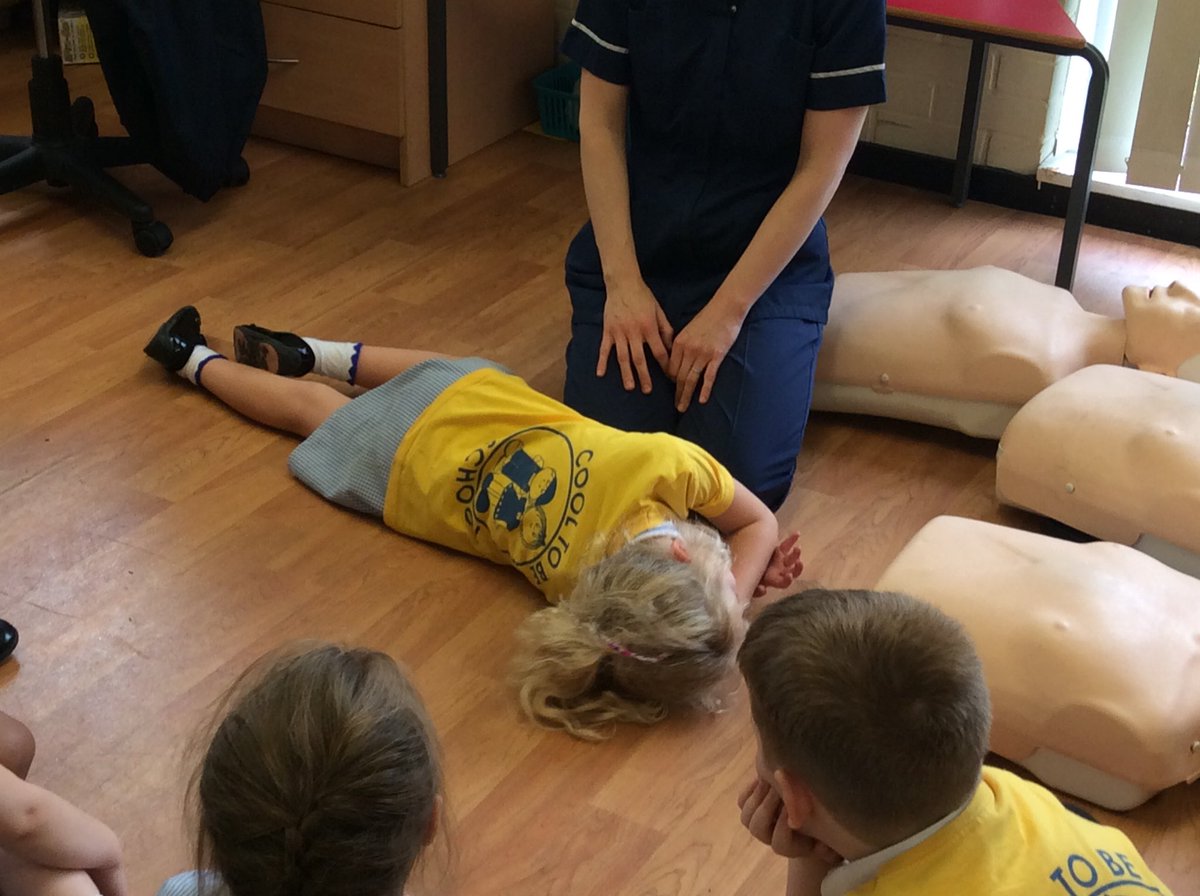 RecordBSTM's tweet photo. We enjoyed Lily’s Auntie coming in to talk to us about her job as a nurse and talking to us about CPR. We even got to practise some CPR. Thank you so much! @QuickStm  #STMParents #STMAspireAndAchieve19 https://t.co/mqd3hq2OsD