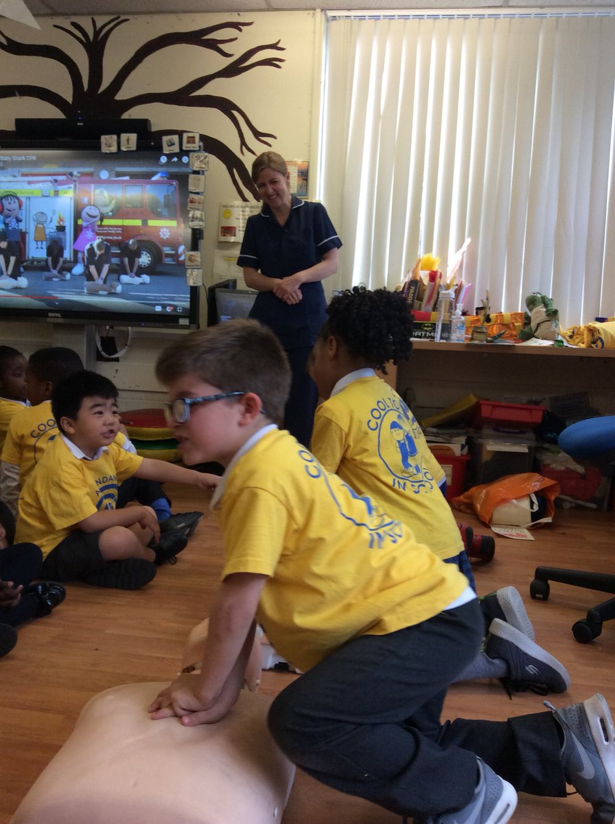 RecordBSTM's tweet photo. We enjoyed Lily’s Auntie coming in to talk to us about her job as a nurse and talking to us about CPR. We even got to practise some CPR. Thank you so much! @QuickStm  #STMParents #STMAspireAndAchieve19 https://t.co/mqd3hq2OsD