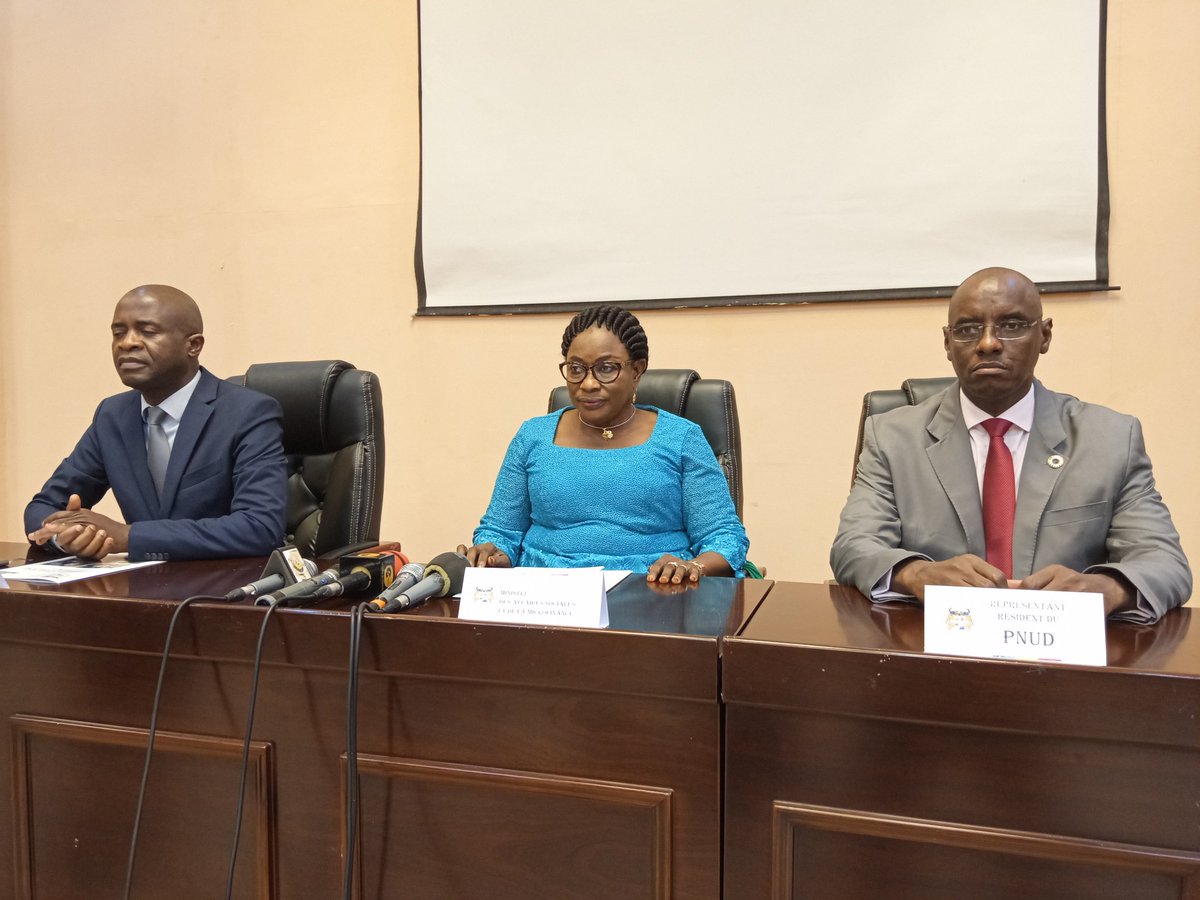 gouvbenin's tweet photo. L'enquête #FinsCop est un outil de recherche développé par #FinMark #Trust. C'est une enquête reprentative au niveau national sur la manière dont les personnes obtiennent leurs revenus, et gèrent leurs finances. #Wasexo #GouvBenin #SocialBenin #PAGBenin https://t.co/c6zPy9AESk