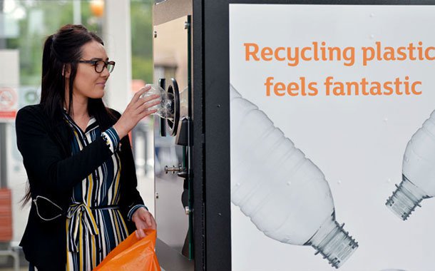 askzenith's tweet photo. In the UK, @sainsburys launches a #reverse #vending #machine trial at one of its stores, enabling customers to return plastic bottles and aluminium drinks cans. #recylcing #packaging #sustainability https://t.co/IYq2H2nlYa