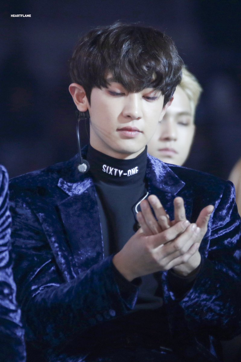 heartflame0408's tweet photo. .
🤵❤️
#봄_여름_가을_겨울 #SSFW
#ChanyeolSSFW #찬열 
#찬열이와_봄여름가을겨울
#BBMAsTopSocial EXO @weareoneEXO https://t.co/8YOmalbmVn
