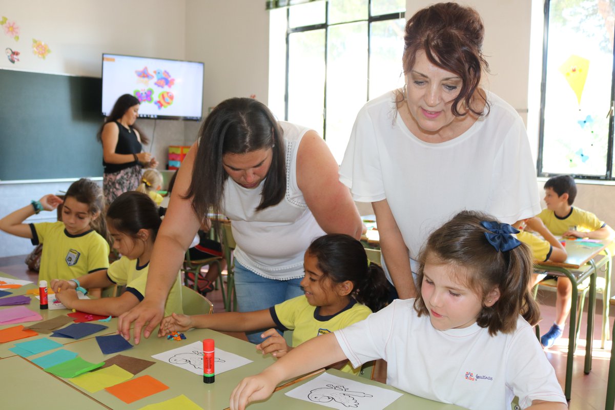 ColegioGamarra's tweet photo. ¿Quieres saber más sobre los #WorkShopsGamarra? Atento a las RRSS, ¡tenemos un vídeo a puntito de lanzarse! https://t.co/nevDT3Pza2