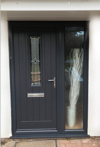 MajDesignsUK's tweet image. Another expertly crafted entrance by @MajDesignsUK this Anthracite Grey Coombe Composite Front Door featuring a solid laminated timber core and one of the highest accredited lock ranges in the UK @securedbydesign @EnduranceDoors @SMEUKs #UKmfg #Somerset #Taunton #Bristol #Cheddar