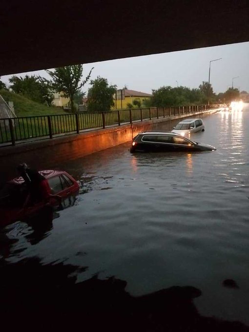 View image on Twitter