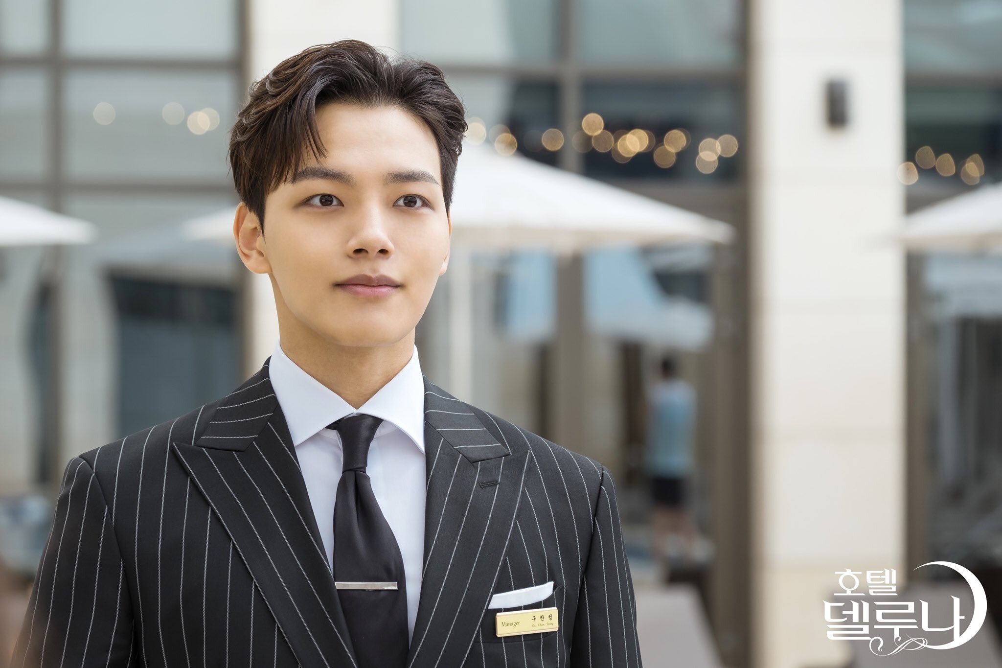 tvN 드라마 on Twitter: "엘리트 호텔리어 구찬성! 하버드 MBA에 완벽주의 진구라니..이 캐릭터 대찬성이요 7월13일 [토] 밤 9시 첫 방송 #tvN #토일드라마 #호텔델루나 #이지은 #아이유 #여진구… "