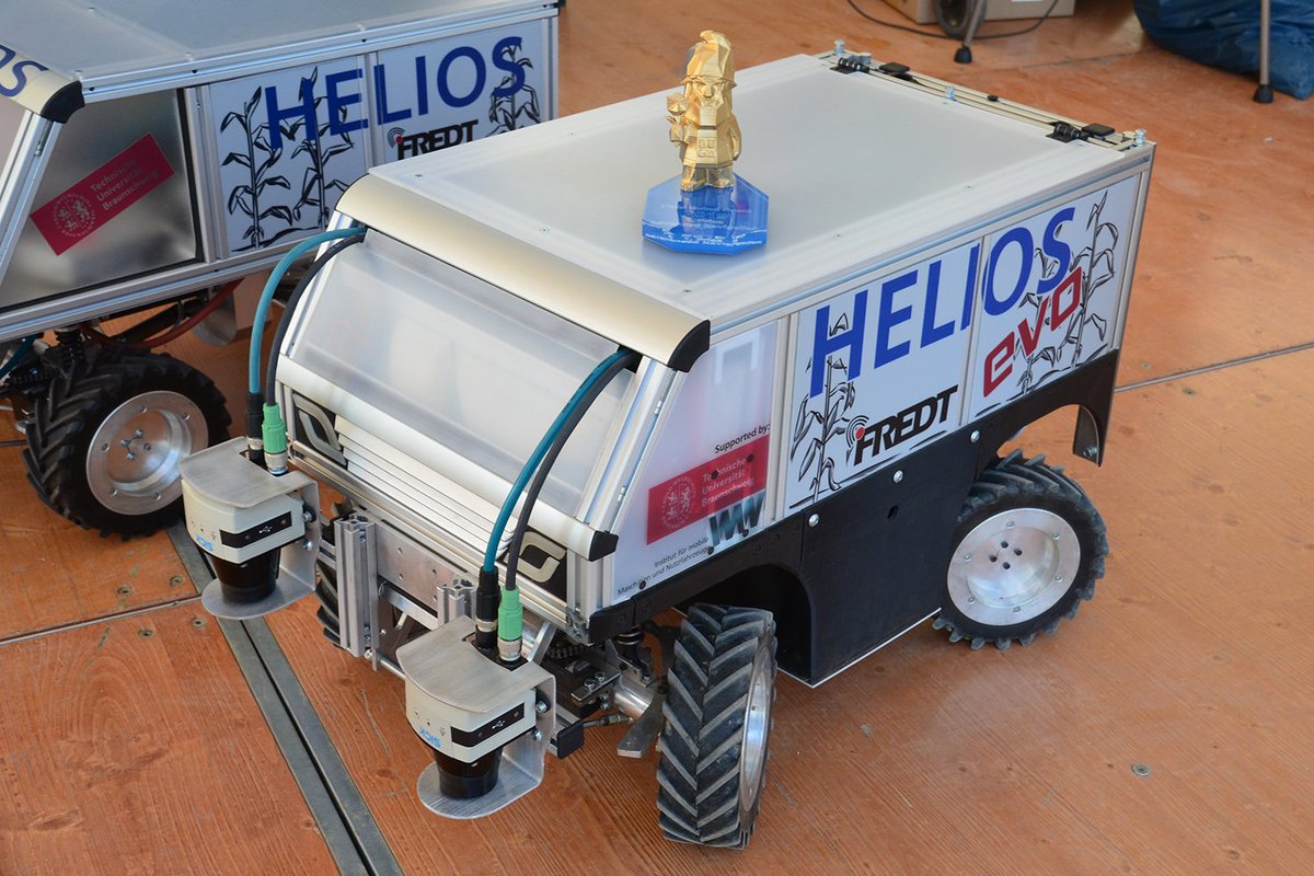tuBraunschweig's tweet image. Yeah! 🤩 @FREDT_BS konnte gestern beim Field Robot Event 2019 den ersten Pokal 🏆 einheimsen. In der zweiten Task (Advanced Navigation) belegte das Team mit seinem Helios-evo den ersten Platz. 🥇Herzlichen Glückwunsch! #FieldRobot