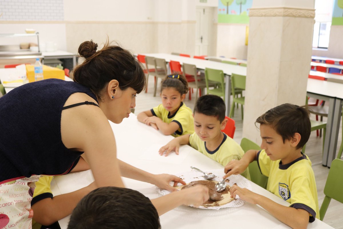 ColegioGamarra's tweet photo. Tenemos mucha suerte con nuestros profes, ¡lo están dando todo en los #WorkShopsGamarra! ¡Gracias! #enREDadosPorUnMismoSueño https://t.co/MxUTl9gFcu