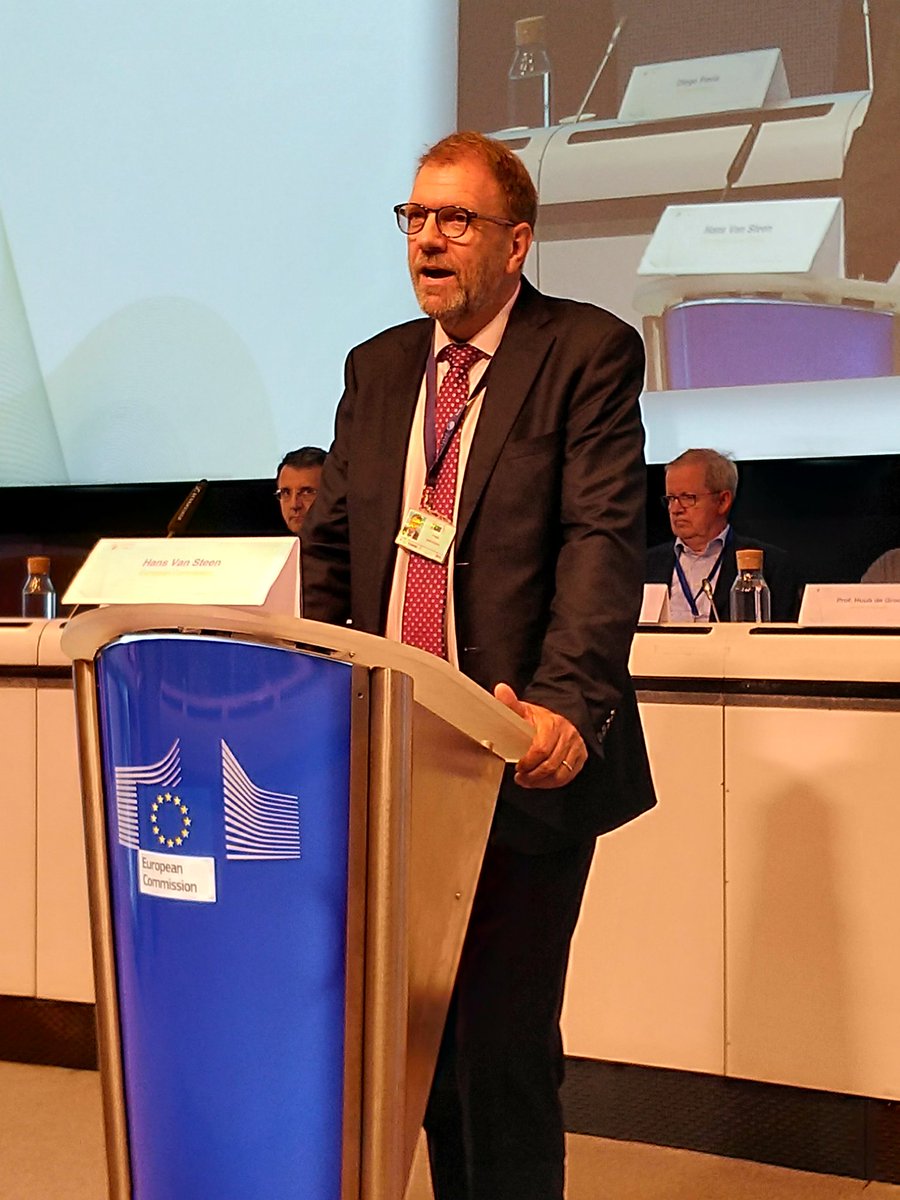 At #EUSEW19 Hans van Steen from @Energy4Europe is opening the panel on #energystorage organised by @InnoEnergyEU @EERA_SET and #Steag - 'If we want Europe to move to a net-zero carbon economy, we need to do a lot on all types of #storage'