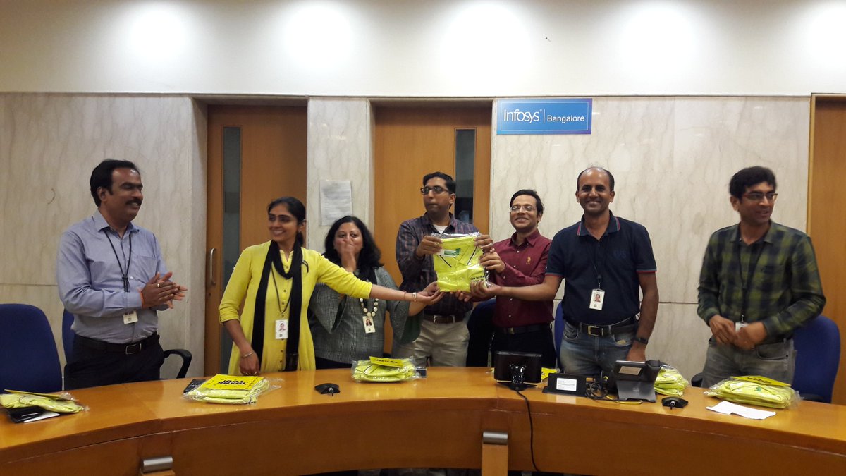 sachdeva_yogita's tweet photo. Together we achieve more - Data Services team celebrating excellence at BLR DC #IVSPlace2B #AllthatYoucanbe @Gupta_Shishank @NaiduVasudeva @prsurya @parigivinod https://t.co/ODyHqBH7Lj