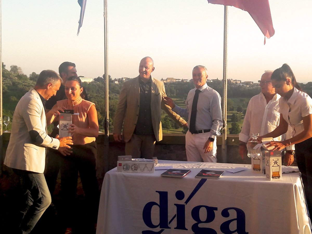 RCR Award Ceremony <a href="/DigaGolf/">DIGA Diplomatic and International Golf Association</a> 
As any golfer knows, getting to the green is the goal. RCR does this by producing stemware &amp; glasses in #ecocrystalglass, a safe and environmentally friend material for the health of our planet. 
#greencompany <a href="/minambienteIT/">minambienteIT</a> <a href="/WWF/">WWF</a> <a href="/Fondoambiente/">FAI</a>