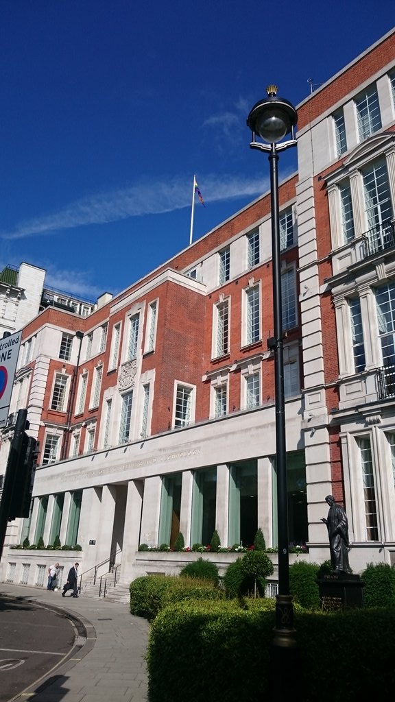 robaedmunds's tweet image. Lovely day in #London town and back @TheIET. Great to see the #RainbowFlag flying high inside and out for #PrideMonth @IETvenues
#SavoyPlace 
#Inclusive #Diversity #Engineering