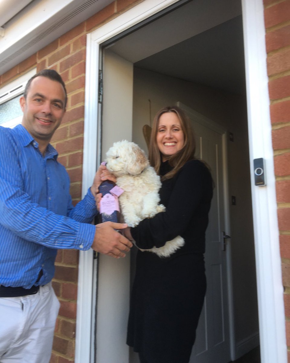 ALLIN1MARKETING's tweet image. Congrats to Jill who won our Bloom Gin competition. Her dog likes Bloom as well :) #bloomgin #gin #bestgins #ginprosecco2019 #finegin #ginfestival

Book your tickets for the Gin &amp;amp; Prosecco festival here:
ginandproseccofestivals.com