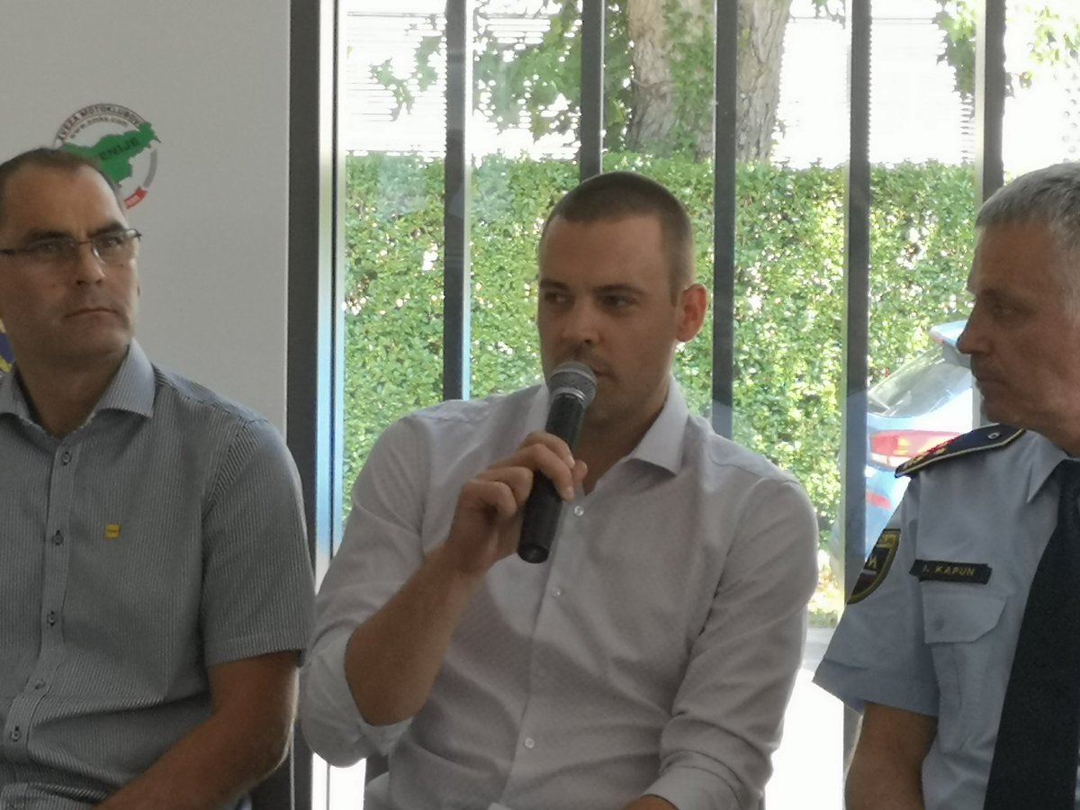 Varnost prometa (@varnostprometa) on Twitter photo .@TineLugaric drug za drugega smo odgovorni v prometu. Akcija #VarnoVPoletje opozarja na solidarnost in dialog med vsemi udeleženci v prometu. <a href="/LunaTBWA/">Luna \TBWA</a> .@TineLugaric drug za drugega smo odgovorni v prometu. Akcija #VarnoVPoletje opozarja na solidarnost in dialog med vsemi udeleženci v prometu. <a href="/LunaTBWA/">Luna \TBWA</a>