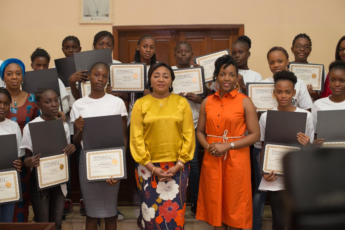 DeniseNyakeru's tweet image. Les sciences, la technologie, l'ingénierie et les mathématiques, les STEM en sigle (STIM en Français), deviennent incontournables au regard de leur influence actuelle dans nos communautés en ce qu'elles façonnent notre vie quotidienne. #STEMDRC #STEMDRCInitiative #PlusFortes #RDC