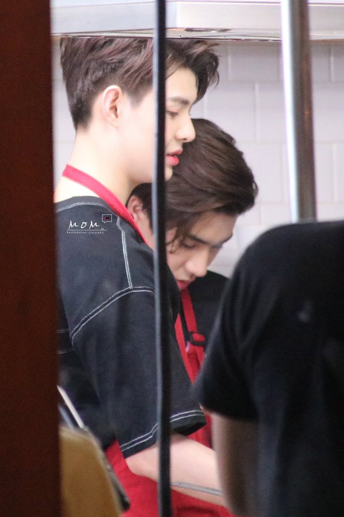 PS_MoM_ChinaFC's tweet photo. 190408 TaoKaeNoi Live

心は君のもとへ

@perthppe @Saint_sup 
#Saint_sup 
#รอยยิ้มของชูครีม
#พวกของเจื๋อ
#PerthSaintSation https://t.co/NbPVX0HNEq
