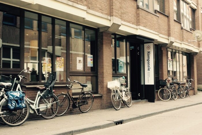 Leuke ontmoeting en uitwisseling over digitale dienstverlening van de Servicepunten XL bij Kompassie vanochtend. Wat doen we toch mooi werk in onze Haagse stad! 
#digitaleinnovatie #ggz #welzijntechnologie #welzijn #zorgtechnologie