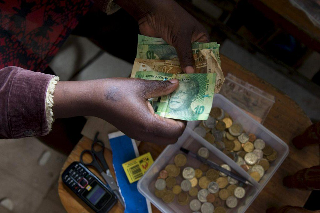 Is South Africa edging out Turkey as the big EM short? http://www.reuters.com/article/us-emerging-safrica-shorts-idUSKCN1TL0IP?utm_campaign=trueAnthem%3A+Trending+Content&utm_content=5d0b5248b1a3150001dda732&utm_medium=trueAnthem&utm_source=twitter …