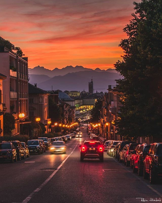 ciauturin's tweet photo. Al calar del sole🌇
-
#photo #nikon #nikonitalia #loves_united_torino #rebinhadadph #torino #turin #torino_city #placesofturin #thehub_torino #thehub_piemonte #thehub_italia #volgotorino #volgopiemonte #volgoitalia #ig_turin_ #rawurbanshots #infinity_… https://t.co/EX4Xw6r5mI https://t.co/oFxzaiz8LS