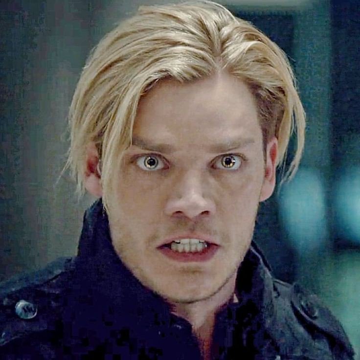 Clace_Heronfray's tweet image. I nominate @DomSherwood1 for #ChoiceSciFiFantasyTVActor for @TeenChoiceFOX ❤