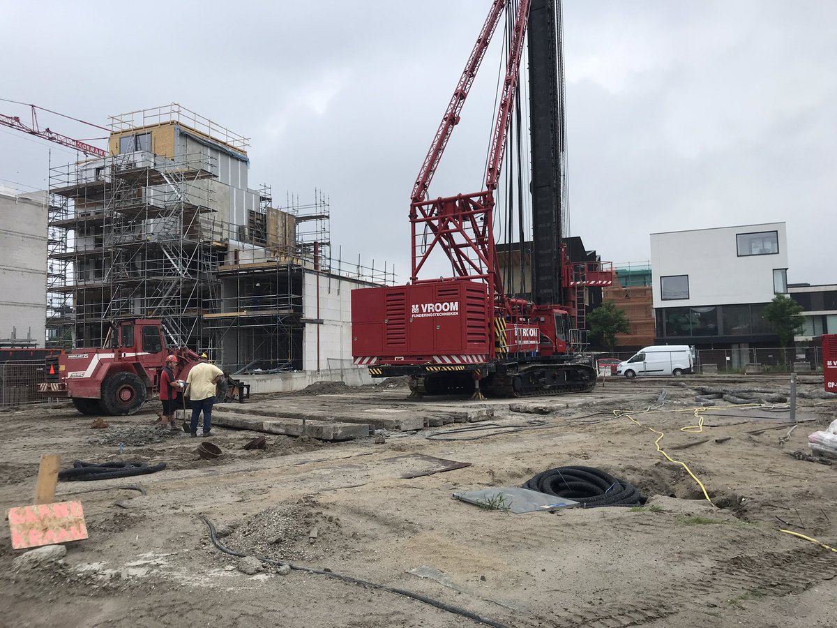 Heiwerk #KWTV te Amsterdam vordert richting het einde, met dank aan #Vroomfunderingstechniek #CPO #32appartementen @VinkBouw