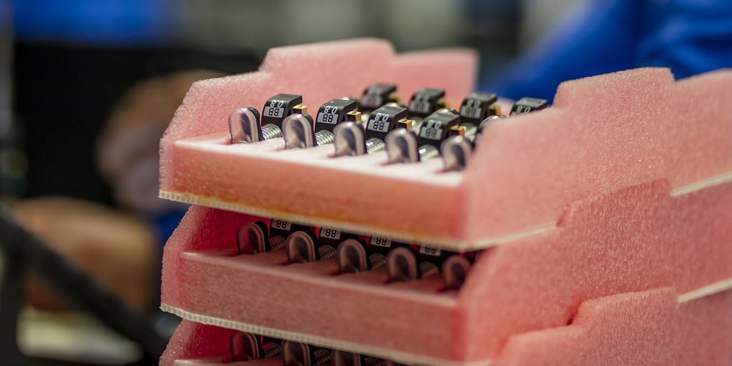 Ultimaker's tweet photo. #HowToMakeAnUltimaker - All our print cores are assembled by hand and then put in a press to be sealed. There are designated stations for AA, BB, and CC print cores, with a quality inspection stage at the end. #Ultimaker #InnovateEveryDay https://t.co/0fSeDOxRod