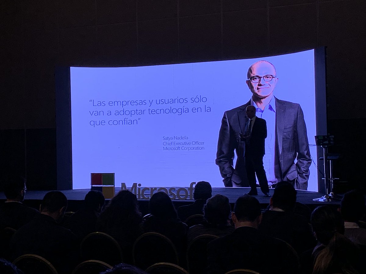 pignataro's tweet photo. Hector Figari nos cuenta los pilares para una transformación digital confiable. @MicrosoftLatam Confianza en seguridad, Protección de datos Cumplimiento y Transparencia #montevideocomm https://t.co/zdBbeuJZqT
