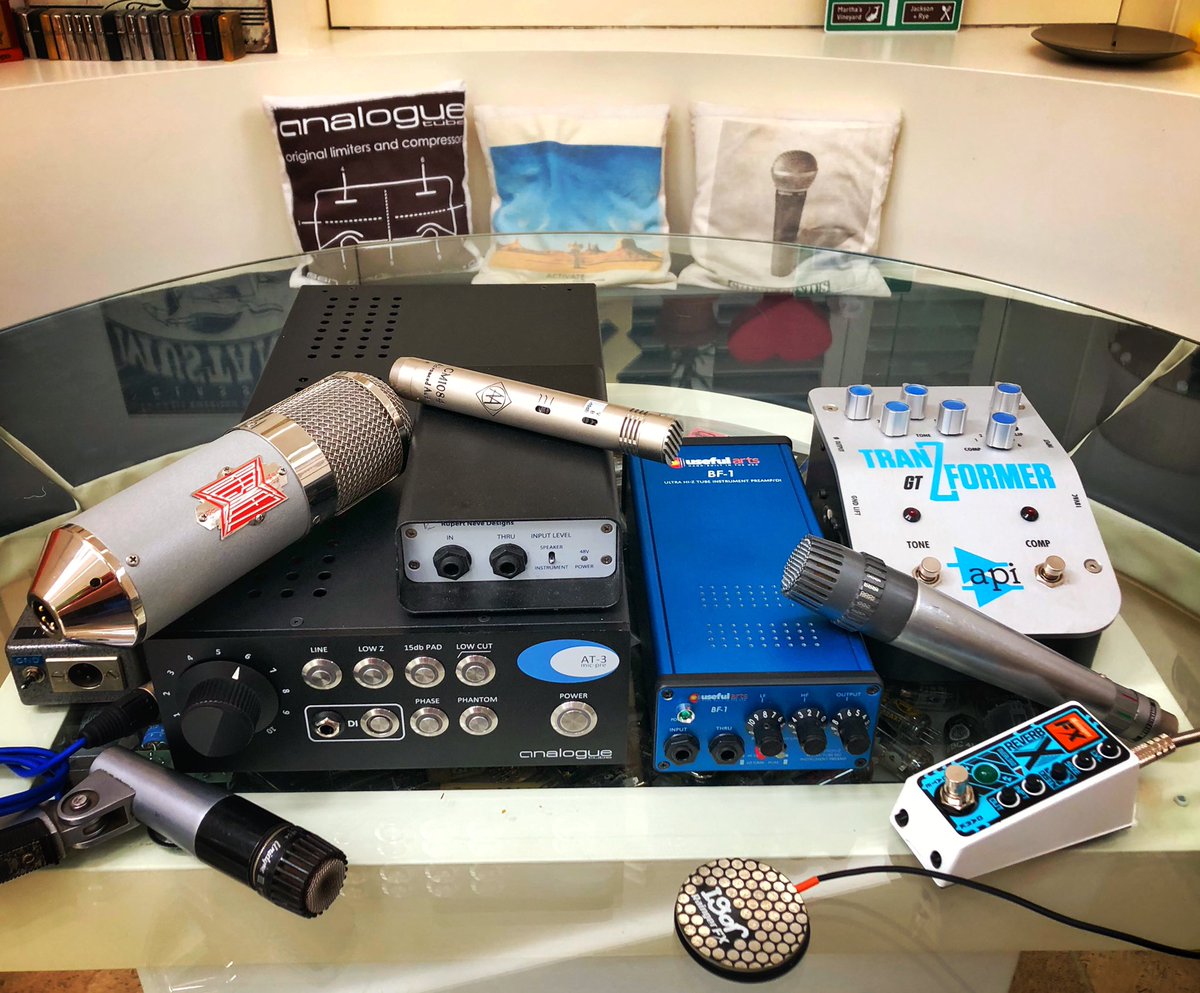 wesonator's tweet photo. Some of my favourite toys #guitarpedals #microphone #microphonepreamp #triode #recordingengineer #mixengineer #music #sound https://t.co/3MwMD3WfFF