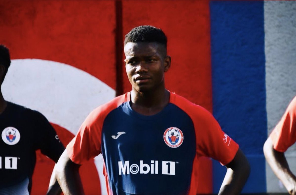 fc_toro's tweet photo. Wishing good luck to our #HNT🇭🇹 @fhfhaiti @GoldCup 🏆on this #beautiful #day🌞🌴⚽️💪🏽
.
#fctoro
#heatmovement
#buildingit
#ayitilove
#soccerlife
#islandlife
🌴🇭🇹⚽️
#ThisIsOurs https://t.co/LEq4zzTpew