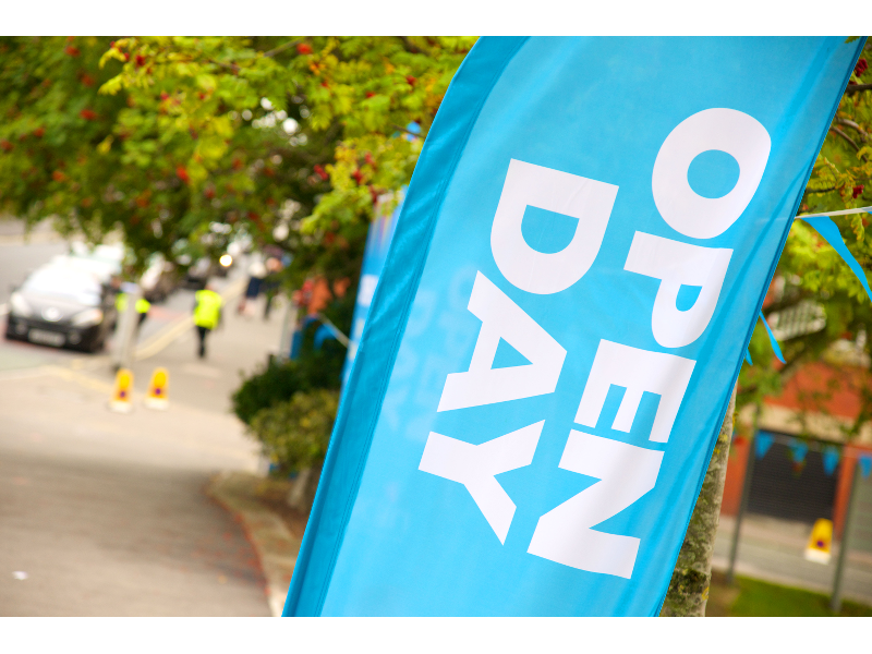 We are really looking forward to our Open Day this coming Sunday 👋 we will be welcoming lots of new faces & showing them our wonderful campus, academic courses and student services 😀 (and much more!) It's set to be a great day! ❤️ #UCLan #OpenDay #UniversityOpenDay #VisitUs