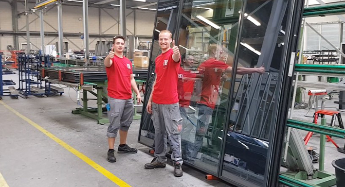 Wij breiden ons productieteam graag uit met enkele nieuwe collega's. Klik op de afbeelding! blitta.nl/organisatie/aa…