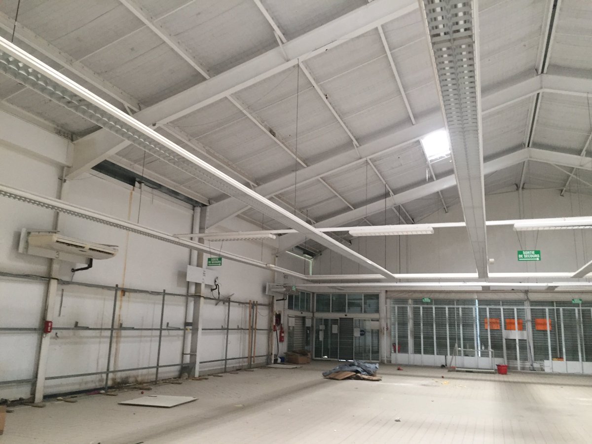 TECSOLAntilles's tweet image. Un nouveau mag. #thiriet #surgeles inauguré pour le groupe CREO. Nos ingénieurs ont travaillé sur l'éclairage, le froid, les courants forts et faibles ainsi que le SSI. 

Un belle réalisation qui en appelle d'autres ! 

Le avant/après est 😯

Du ❄ sous le ☀ de la #Martinique !