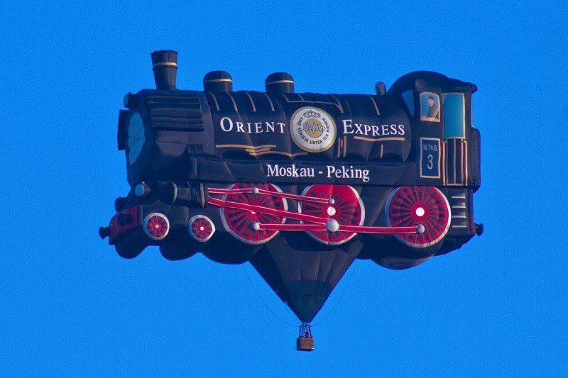 balloontt's tweet photo. Ook deze ballon neemt zondag deel aan het TT BALLOONFESTIVAL. Programma start om 19.00 uur. Toegang gratis. https://t.co/ETojH80t7f