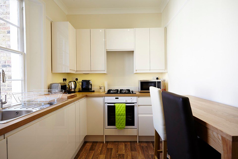 DestLondon's tweet image. Live like a true Londoner in our Alderney Street property🇬🇧  The traditional English home is conveniently situated within walking  distance ffrom Buckingham Palace and the River Thames! Follow the link  below to book 👇

destinationlondon2000.com/property-info/…

 #london #londonvacation