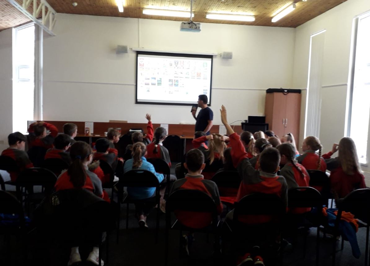 kildarelibrary's tweet photo. Photos so far from Beyond the Book, #Kildare Young Readers Festival, which wraps up this Sat 22 Jun with events in #Ballitore, #Newbridge, #Leixlip, #Maynooth and #Celbridge libraries. Contact your local library to book your place! See the full brochure at https://t.co/nmQtQuQg44 https://t.co/wxTrjflGyG