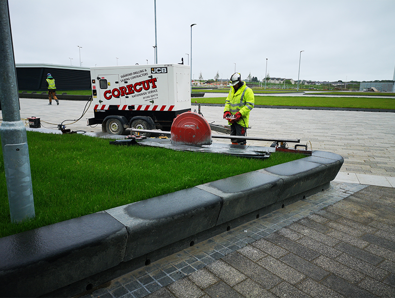 Corecut78's tweet photo. Corecut provide simple solution to a complex problem to use vacuum pads to negate the need to drill holes to install anchors in a finished wall at the @AECC_Aberdeen . This allowed the use of our small T5 wall saw to complete the project. #AECC #WallSawing #problemsolving https://t.co/d7gJm4ErQ8