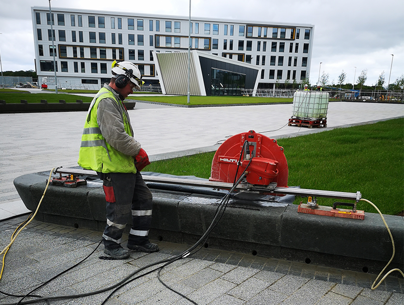 Corecut78's tweet photo. Corecut provide simple solution to a complex problem to use vacuum pads to negate the need to drill holes to install anchors in a finished wall at the @AECC_Aberdeen . This allowed the use of our small T5 wall saw to complete the project. #AECC #WallSawing #problemsolving https://t.co/d7gJm4ErQ8