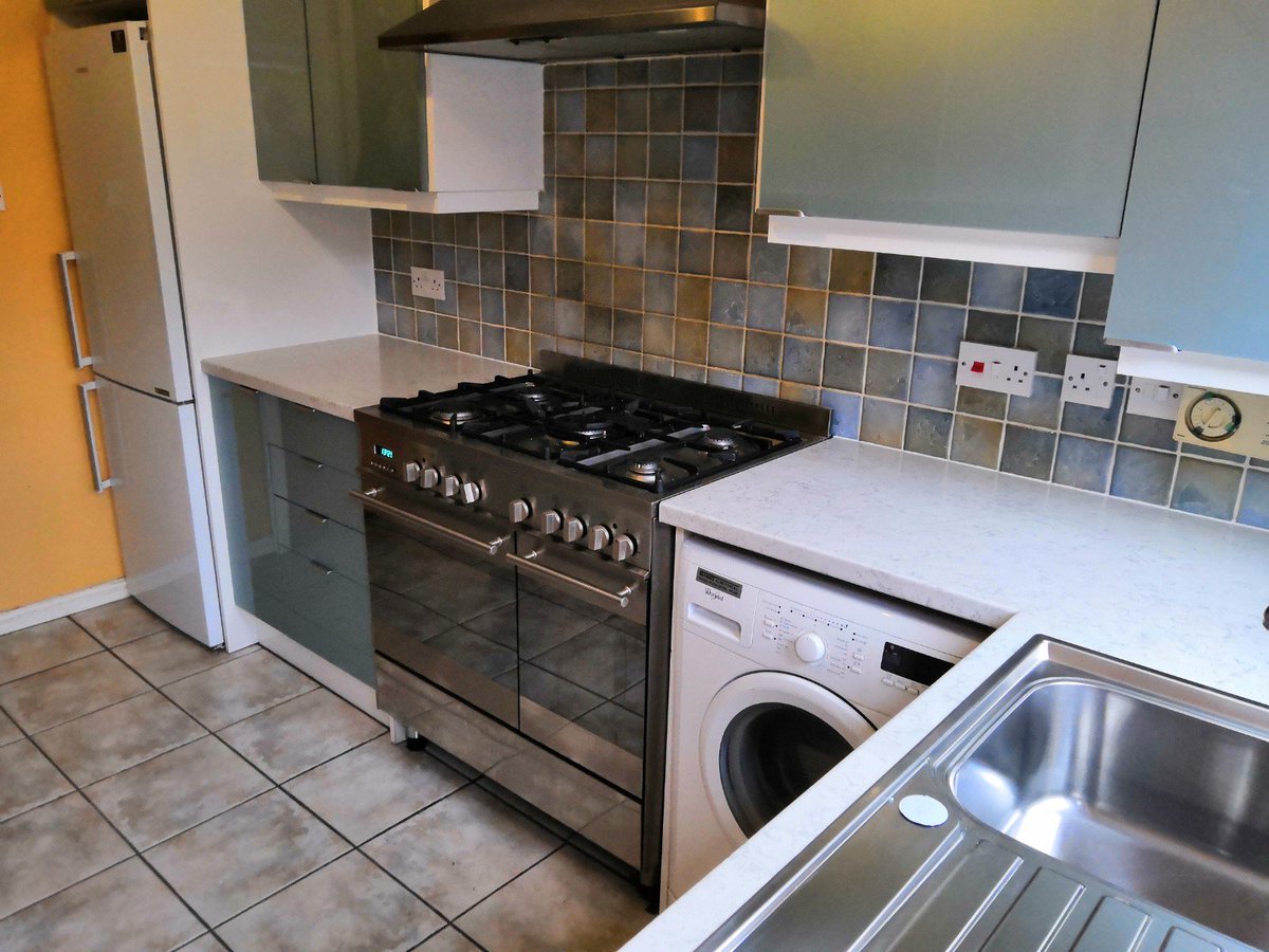 fitteddoorsME's tweet photo. New cabinet doors and upgrade of kitchen
From: West Malling
Source: Checkatrade
Outstanding personal service from start to finish. Knowledgeable advice and discussion before work agreed, followed by excellent standard of fitting in just two days. #kitchen #kitchenmakeover https://t.co/uLipu7q8ff
