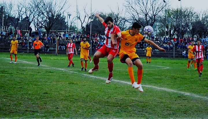 deportiva_ram's tweet photo. A LA ESPERA DE UN NUEVO CLÁSICO RAMIRENSE🇺🇦🇦🇹

 #UDL2019🏆⚽️ Este domingo 23, tanto el "Noble" como el "Imperio" se miden por la septima fecha de la Zona Oeste. 

#UltimoAntecedente en el poli 📸: empate en 0 por la primera ronda del torneo clausura 2018. https://t.co/isHrfcjC1N