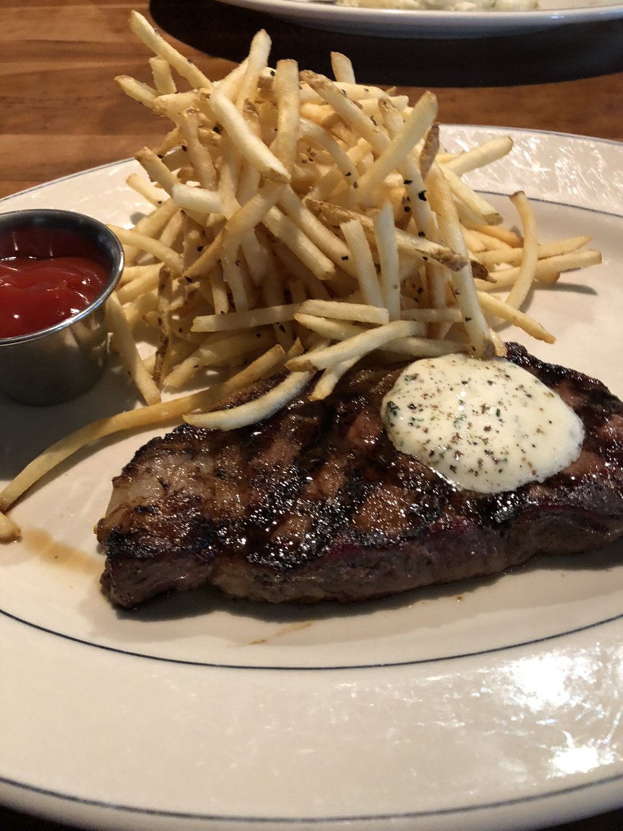 ItsRobbTheThird's tweet photo. Anyone else keep a photo album of just food you’ve eaten since 2010 on their phone... oh just me? Okay... #imnotfat 😅 https://t.co/SoIN6YBf7V
