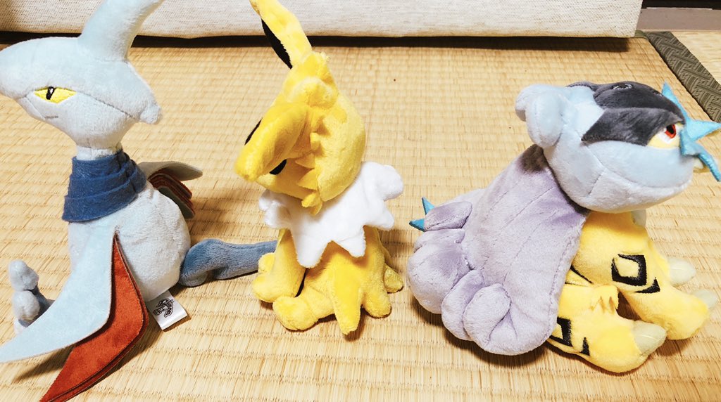 なぎ A Twitter かわいい 満点 やっぱりバンギラスのおてて可愛いがすぎる お前がナンバーワンや ライコウぬいぐるみになってもイケメンすぎる ライコウお前もナンバーワンや 3体のちょこんと座ってる感じが赤ちゃんが座り込んでる感が出ててとても可愛い