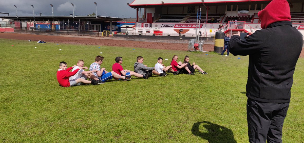 SpringburnSOR's tweet image. Thanks to all the coaching staff, sports leader, teachers and pupils for making today's primary rugby event a success! @SpringburnHWB @IstokTotic @activeschoolsJB @SpringburnPE @CashBackScot @BalornockPS @Elmvaleprimary @MiltonbankP