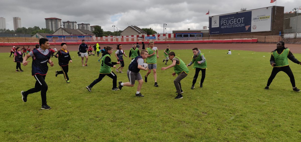 SpringburnSOR's tweet image. Thanks to all the coaching staff, sports leader, teachers and pupils for making today's primary rugby event a success! @SpringburnHWB @IstokTotic @activeschoolsJB @SpringburnPE @CashBackScot @BalornockPS @Elmvaleprimary @MiltonbankP