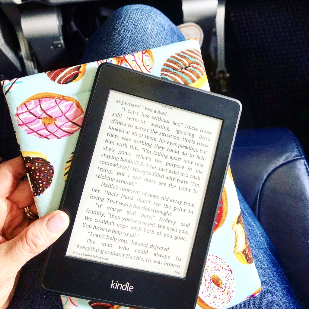 sjdoerfler's tweet photo. Book Review: Summer at Firefly Beach, by Jenny Hale https://t.co/yhb16Jp2bl https://t.co/lM4y5OvDs0