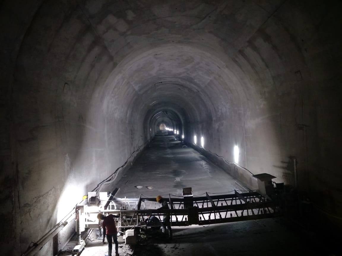 KTRBRS's tweet photo. Kaleshwaram Lift Irrigation Project is world's largest lift irrigation project with 3 Barrages, 1531 km of Gravity Canals, 203 km of Tunnels, 20 Lifts, 19 Pump houses and  20 Reservoirs with total capacity of 147 TMC water irrigating 37 lakh acres

#KaleshwaramProject https://t.co/z5Tt08HQF4