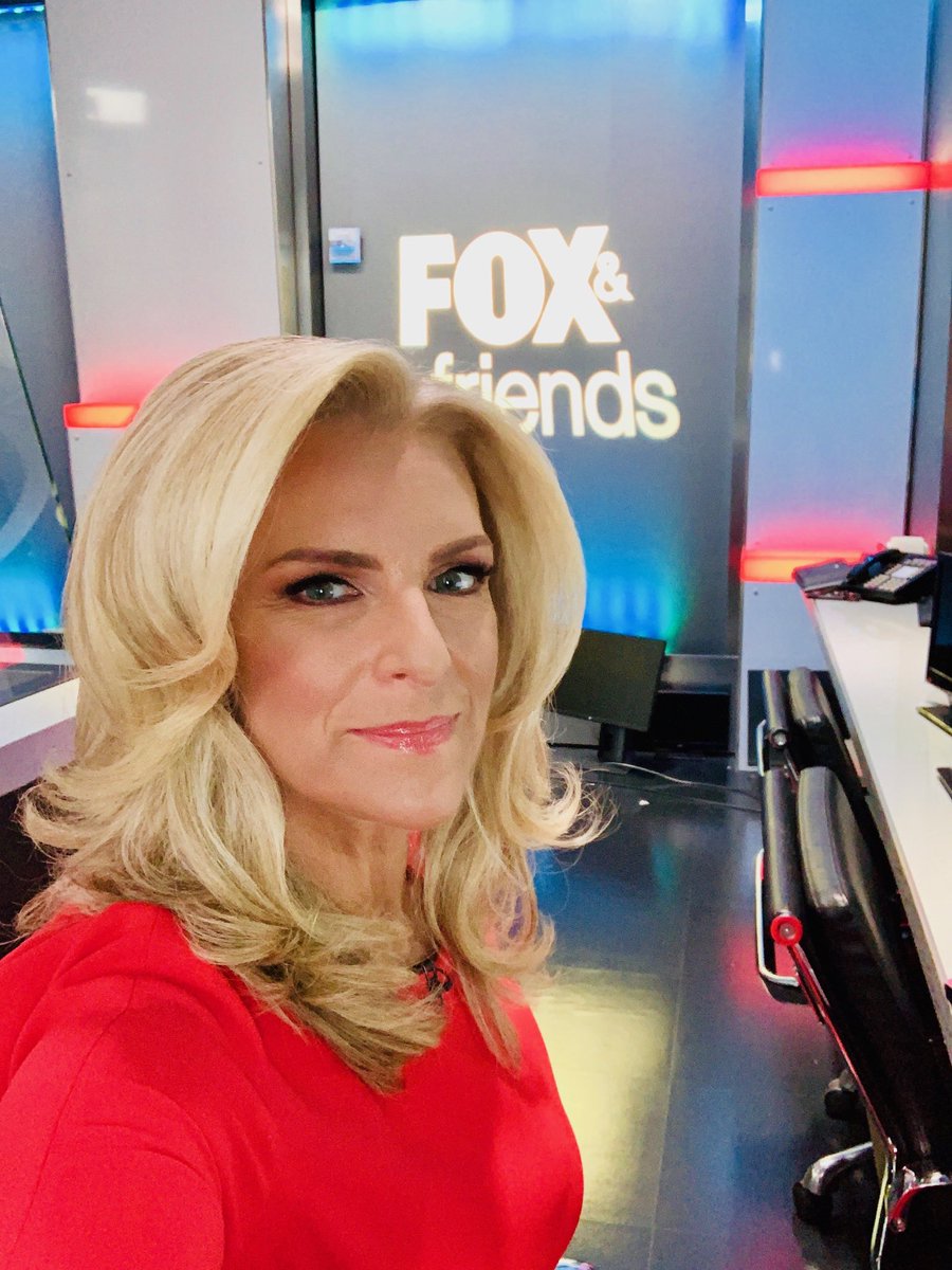 JaniceDean's tweet photo. Looking at this picture would you suspect I’m having an #MultipleSclerosis #flareup? That’s the hardest part of this disease. I feel terrible and am in pain but you’d never know it. Today is one of those days I put on a brave face and will get through this moment by moment. https://t.co/BOyVb3D80W